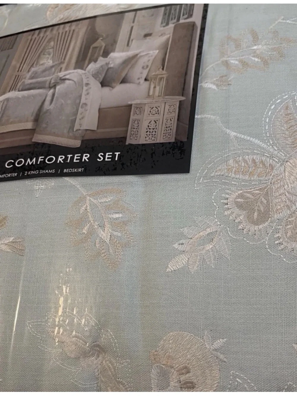 J Queen New York Garden View 4-Pc. Comforter Set, Queen - Spa NWT